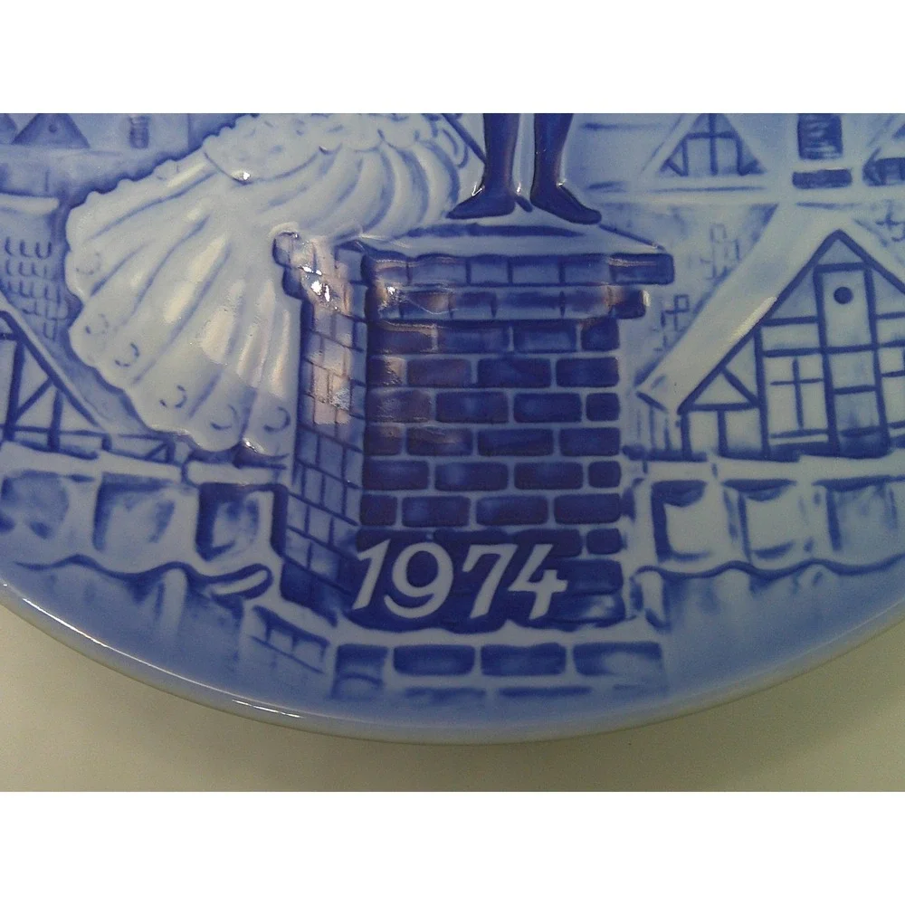 Desiree Denmark 1974 Mother Day Plate The Shepherdess and the Chimney Sweep Blue